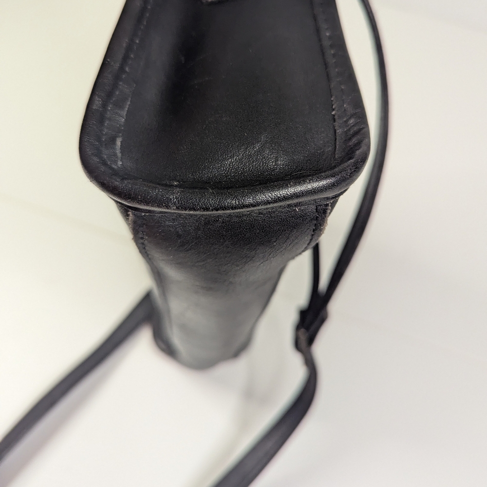 Wilson Pelle Studio Black Leather Crossbody Bag - Picture 5 of 15